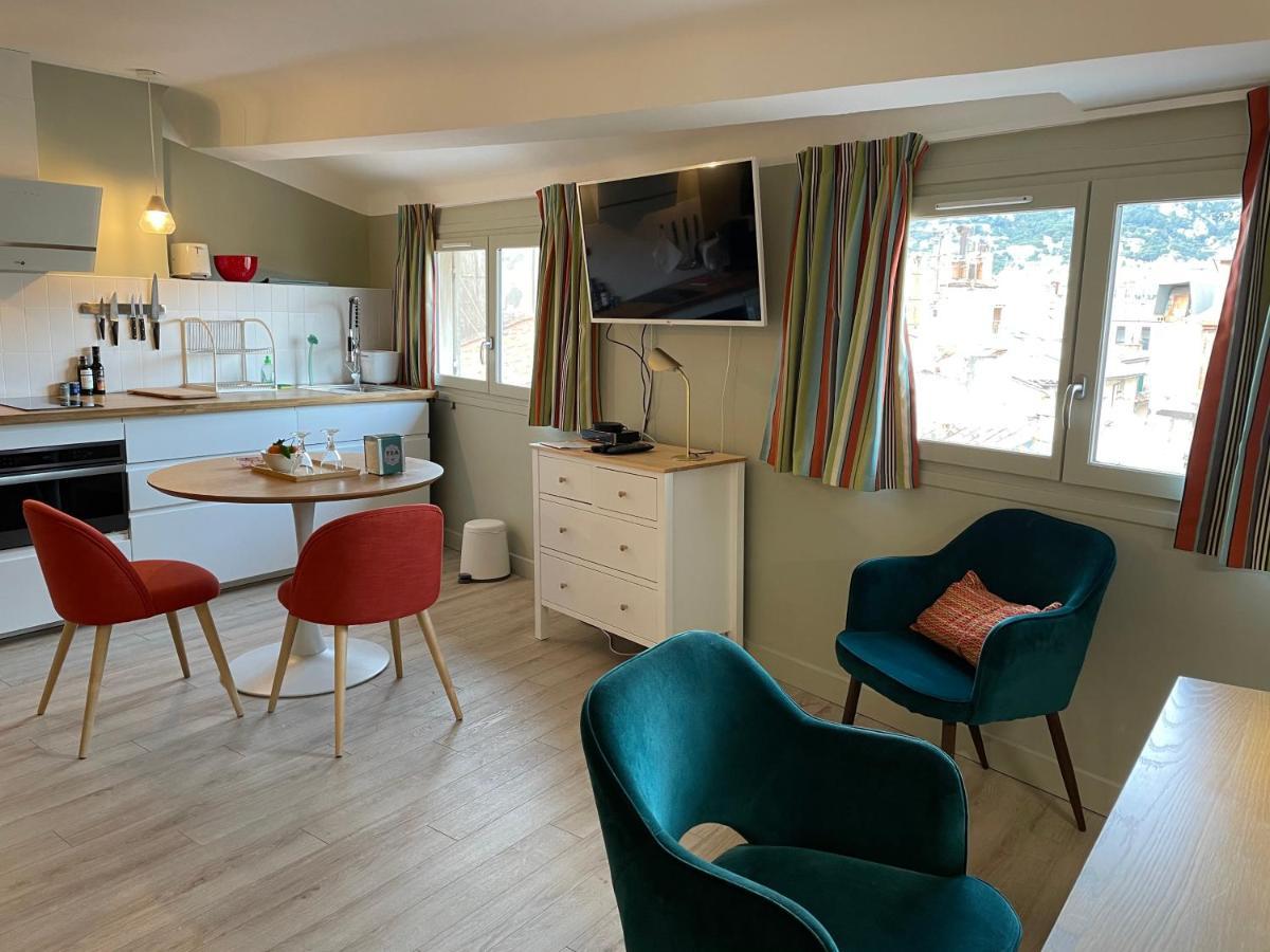 Au Coeur Du Vieux Toulon Au Calme Appartement Renove Climatise Confortable Etage Eleve Avec Ascenseur Proche Parking Et Toutes Commodites エクステリア 写真