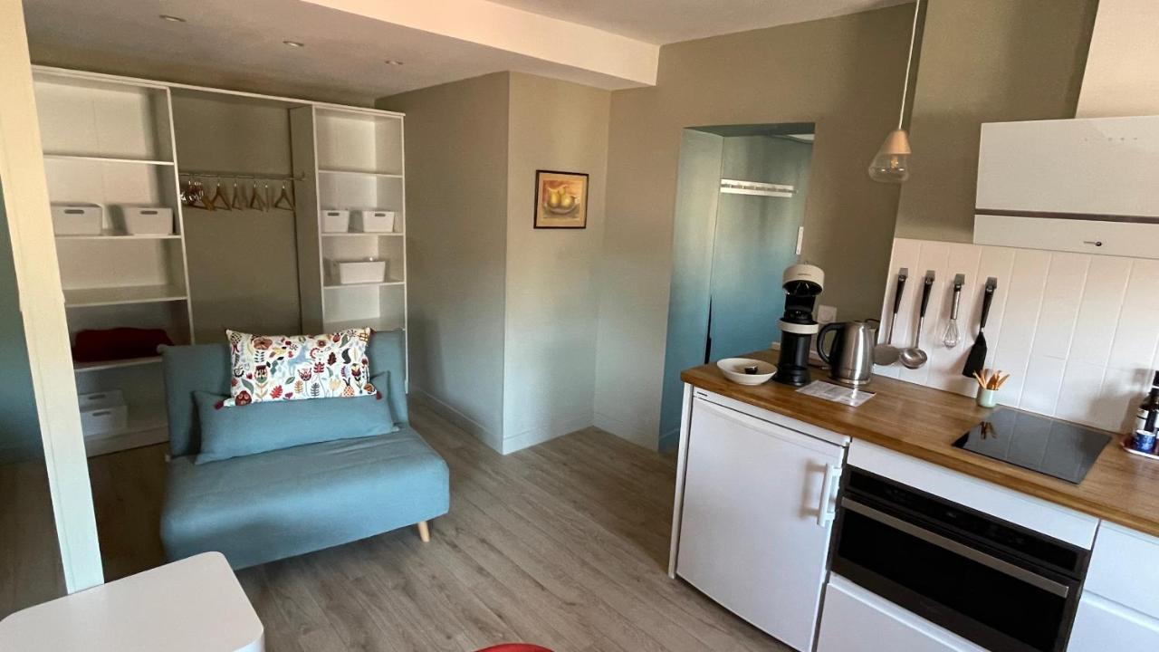 Au Coeur Du Vieux Toulon Au Calme Appartement Renove Climatise Confortable Etage Eleve Avec Ascenseur Proche Parking Et Toutes Commodites エクステリア 写真