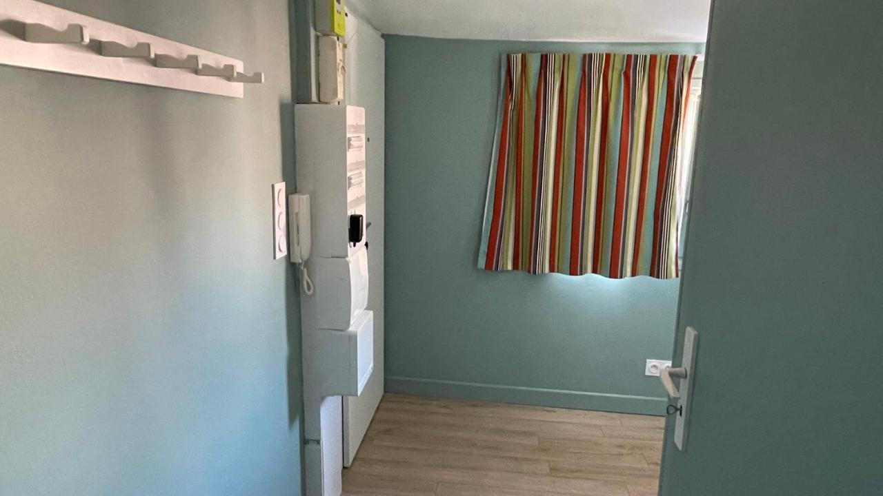 Au Coeur Du Vieux Toulon Au Calme Appartement Renove Climatise Confortable Etage Eleve Avec Ascenseur Proche Parking Et Toutes Commodites エクステリア 写真