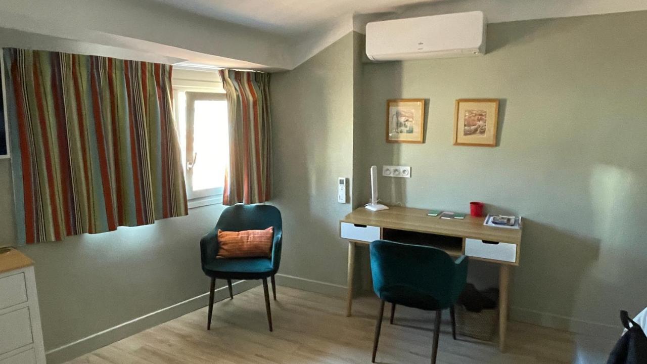 Au Coeur Du Vieux Toulon Au Calme Appartement Renove Climatise Confortable Etage Eleve Avec Ascenseur Proche Parking Et Toutes Commodites エクステリア 写真