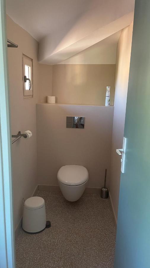 Au Coeur Du Vieux Toulon Au Calme Appartement Renove Climatise Confortable Etage Eleve Avec Ascenseur Proche Parking Et Toutes Commodites エクステリア 写真